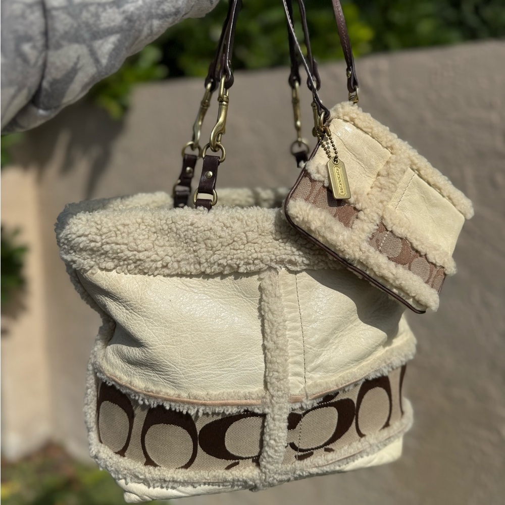 ‼️SOLD‼️COACH Sherpa Lined Tote & Wristlet Set